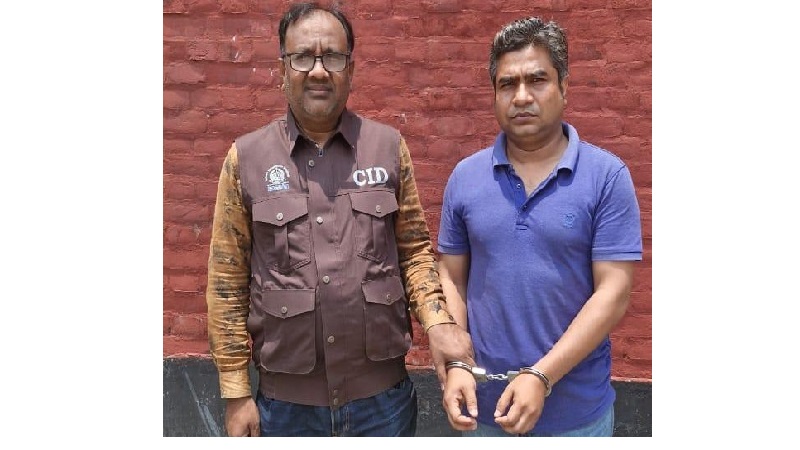 জাল শেনজেন ভিসা ব্যবহার করে ইতালিতে মানবপাচার-বাংলাদেশ বিমানের কর্মকর্তা গ্রেফতার